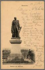 1 vue - Auxerre. Statue de Davout. (ouvre la visionneuse)
