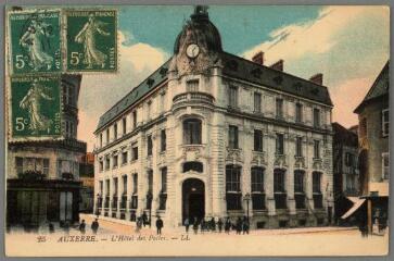 1 vue - 25. Auxerre. L\'hôtel des Postes (Gautier, arch.). (ouvre la visionneuse)
